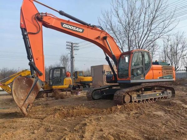 挖掘机多少钱一台_二手挖掘机怎么选-第1张图片-俊逸知识馆