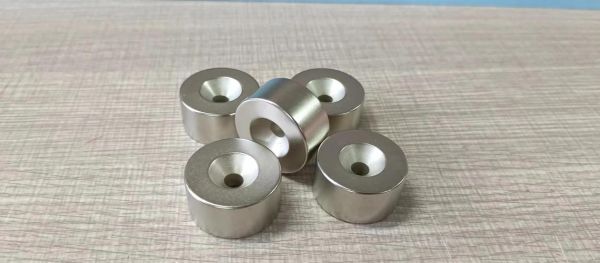 磁铁多少钱一个_钕铁硼和铁氧体怎么选-第1张图片-俊逸知识馆 磁铁多少钱一个_钕铁硼和铁氧体怎么选-第1张图片-俊逸知识馆