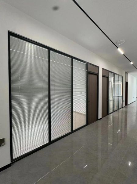 北京玻璃隔断厂家哪家好_价格多少钱一平-第3张图片-俊逸知识馆