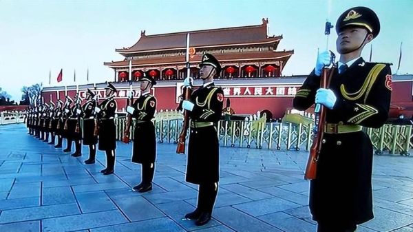 天安门广场几点升旗_天安门广场预约攻略-第2张图片-俊逸知识馆 天安门广场几点升旗_天安门广场预约攻略-第2张图片-俊逸知识馆