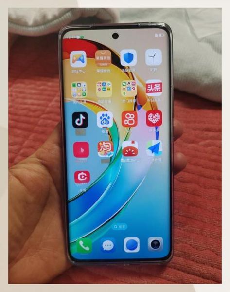 曲屏手机怎么样_值得买吗-第1张图片-俊逸知识馆 曲屏手机怎么样_值得买吗-第1张图片-俊逸知识馆