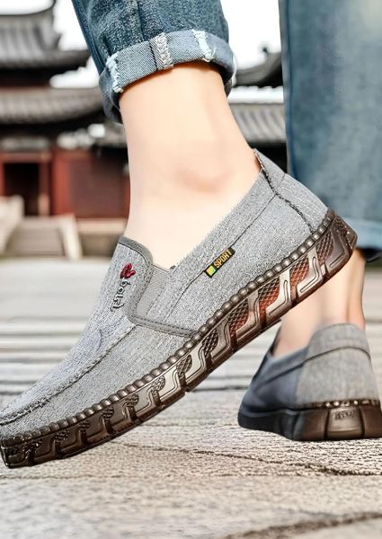 老北京布鞋专卖店哪家好_如何挑选正宗手工布鞋-第3张图片-俊逸知识馆